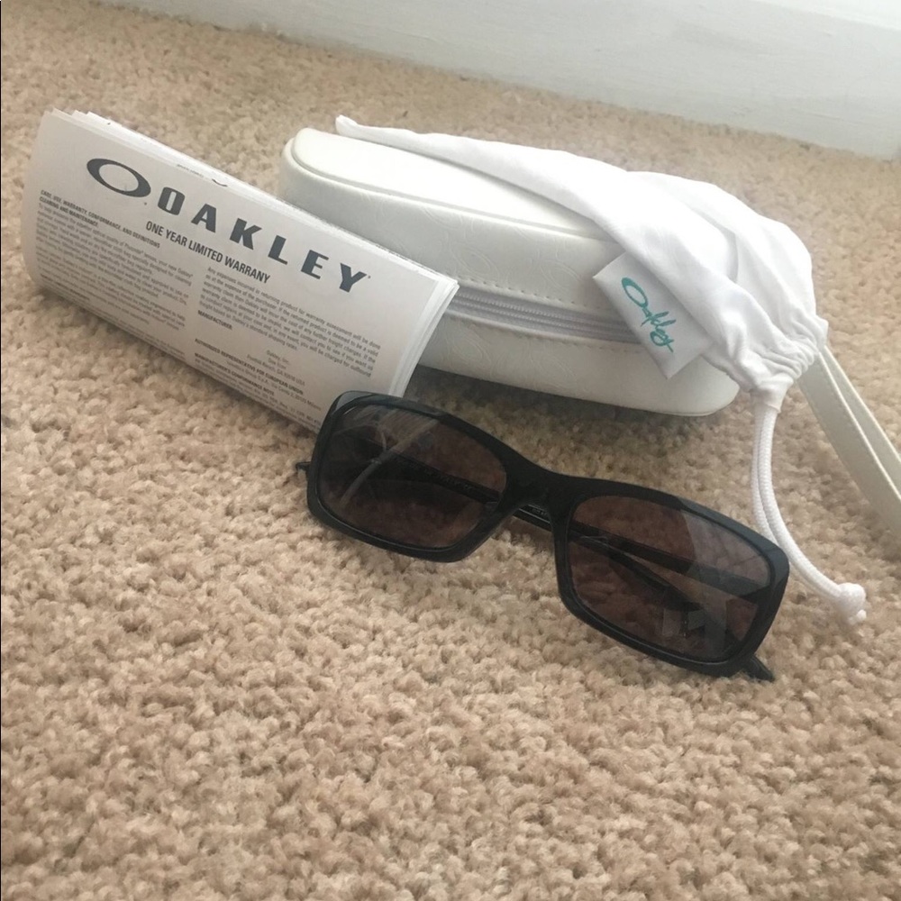 Polarized Oakley Hall Pass Sunglasses